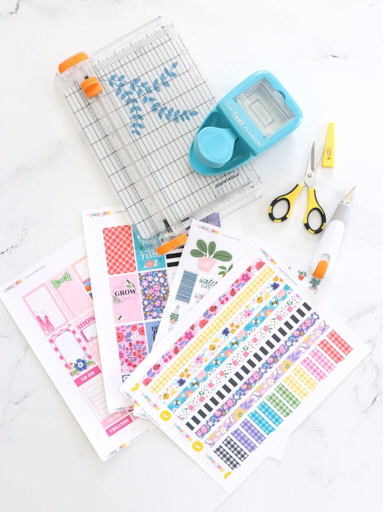 HOW TO MAKE STICKERS WITH CRICUT